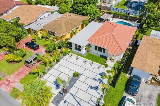 Building Photo - 1731 NE 172nd St