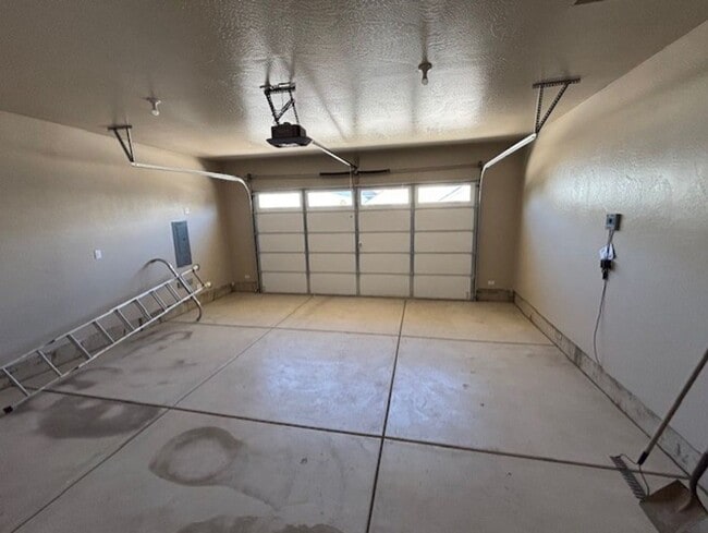 Building Photo - 3 bed 2 bath  Home for Rent in Talent