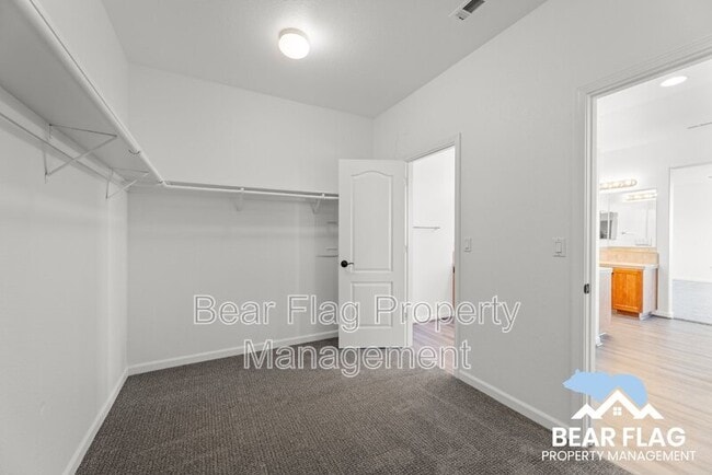 Building Photo - 801 Auburn Woods Ct