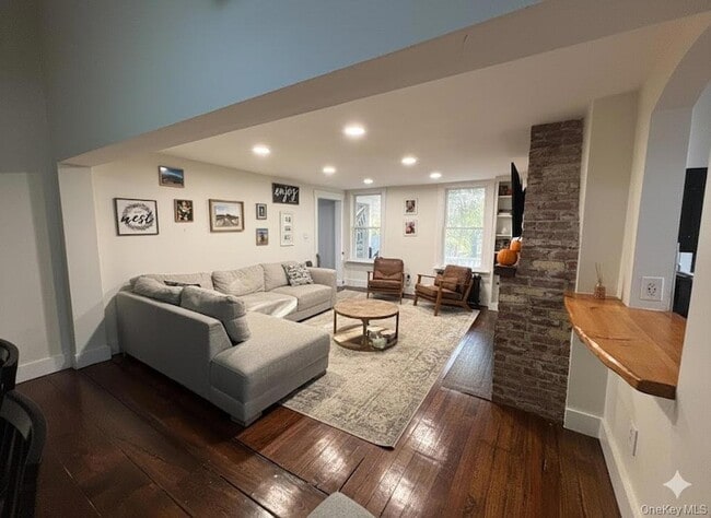 Building Photo - 269 Old Rte 304