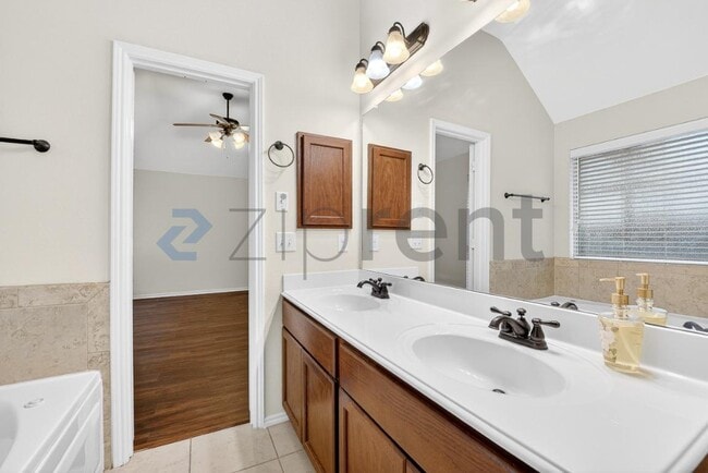 Building Photo - 1301 Raleigh Path