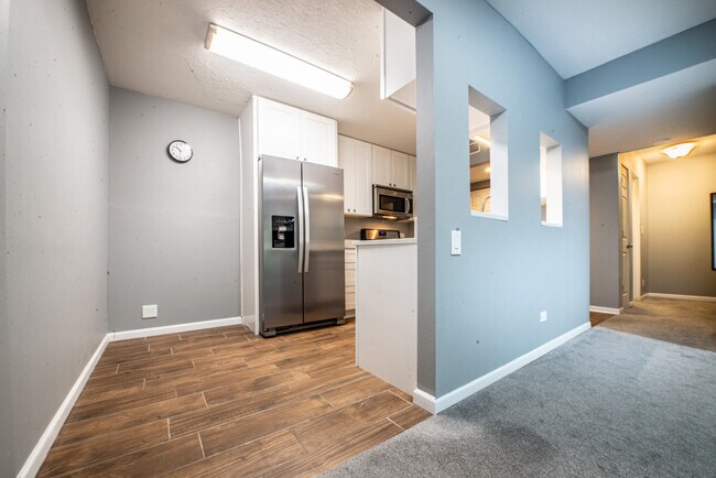 Building Photo - 5101 Carriage Way Dr