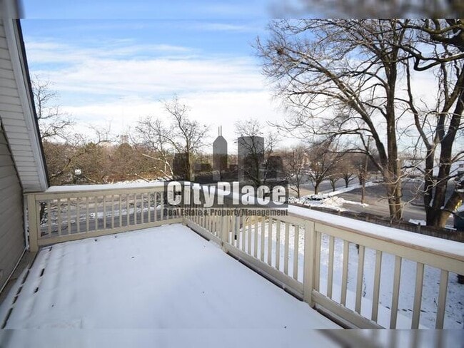 Building Photo - 910 Lexington Ave