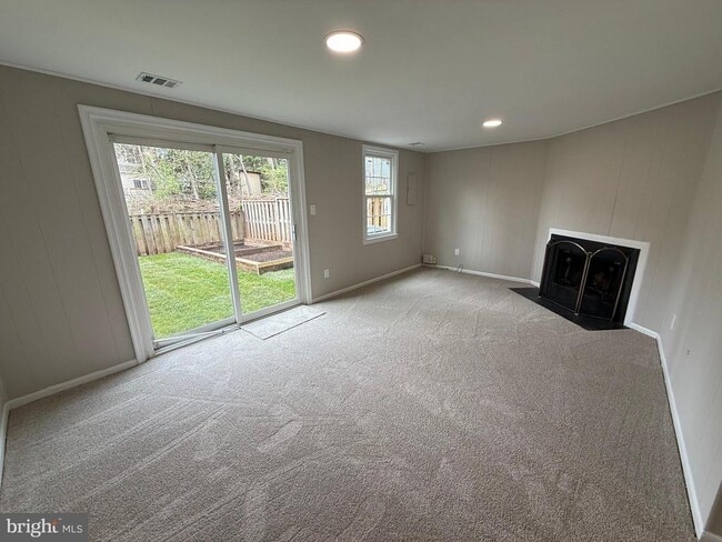 Building Photo - 4924 McFarland Dr