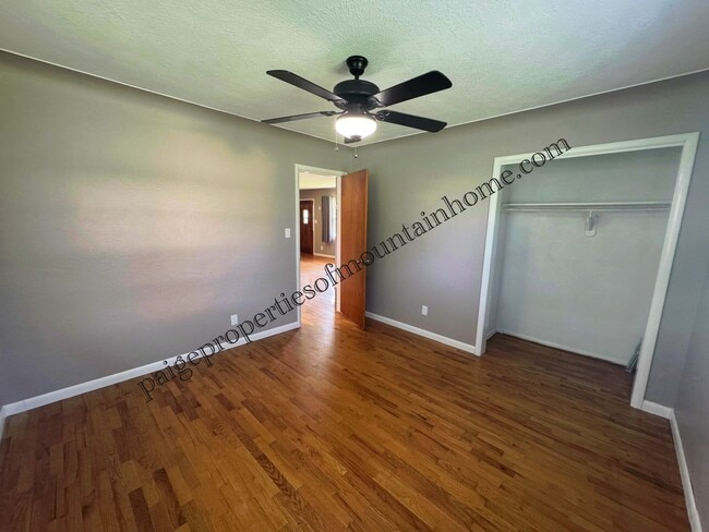 Building Photo - 425 Ashington Dr
