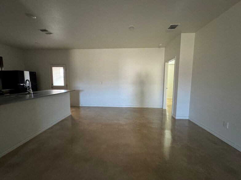 Building Photo - 1800 Emma Naylor Ct