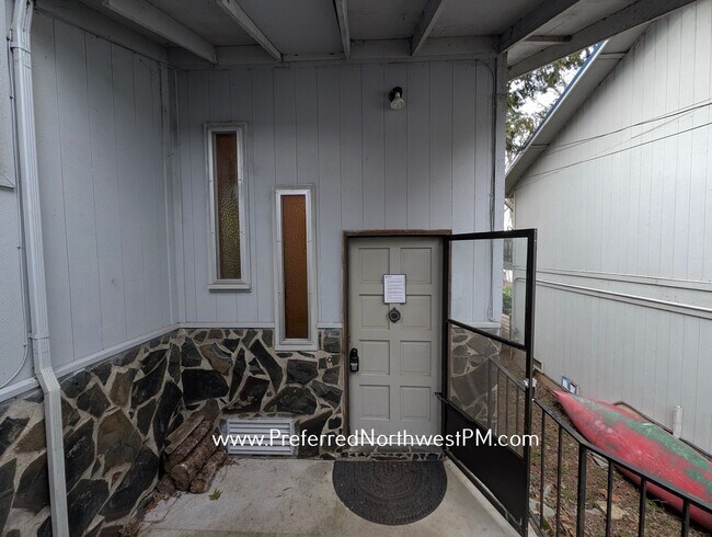 Building Photo - Lake Front Townhouse in Lowell OR