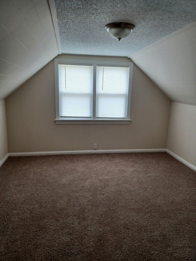 Building Photo - 4 BR single family home