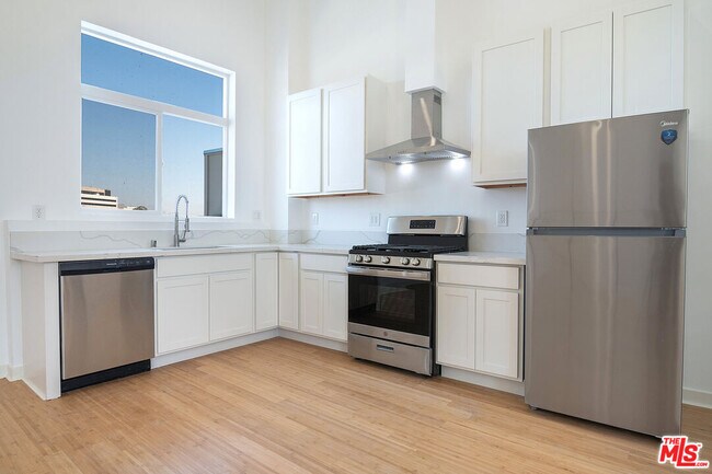 Building Photo - 1411 Tremont St