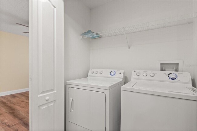 Building Photo - 326 Carina Cir