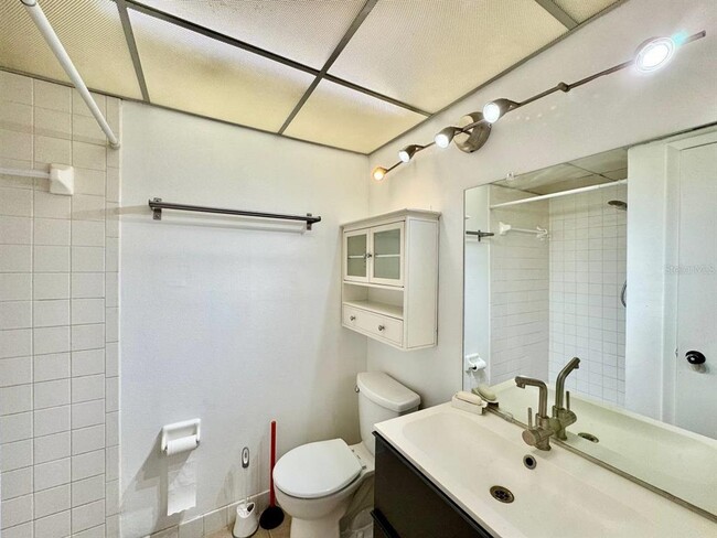 Building Photo - 11703 Raintree Village Blvd