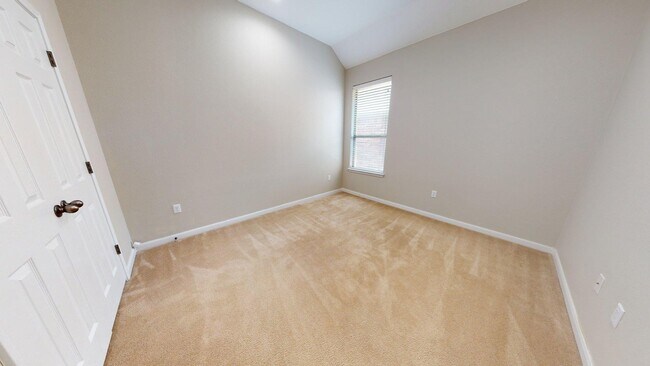 Building Photo - 301 Highland Horizon