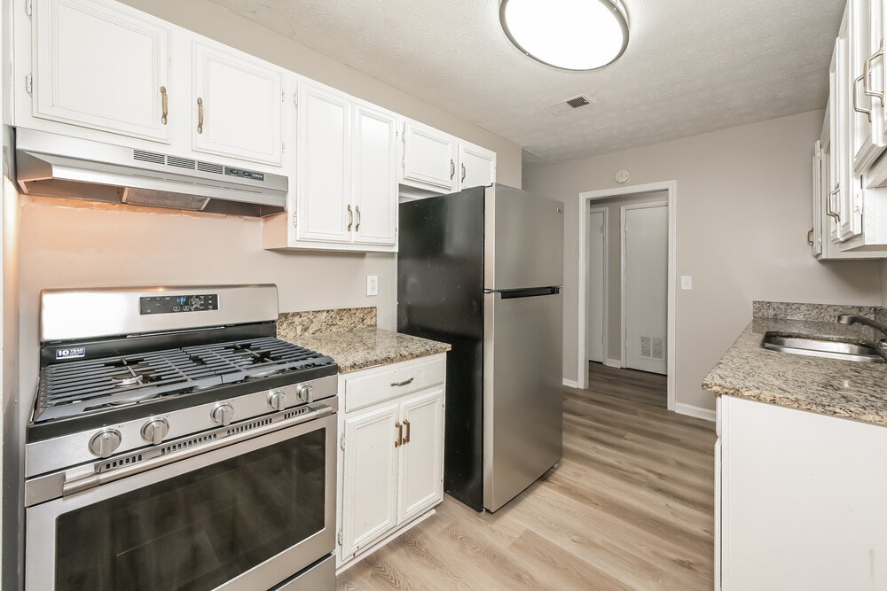Building Photo - 5877 Bobbin Ln