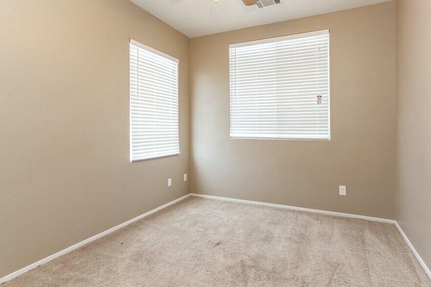 Building Photo - 4926 Quartz Crest St