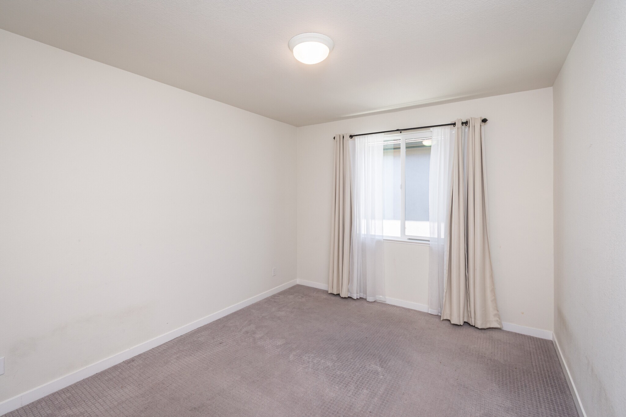 Building Photo - 4455 English Elm St