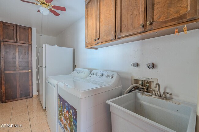 Building Photo - 6815 Villa Hermosa Dr