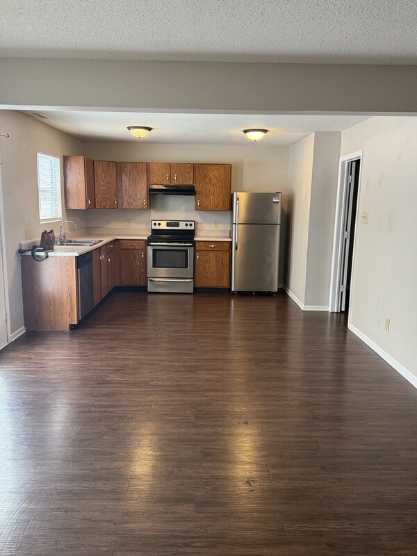 Building Photo - 8028 Cork Bend Ln