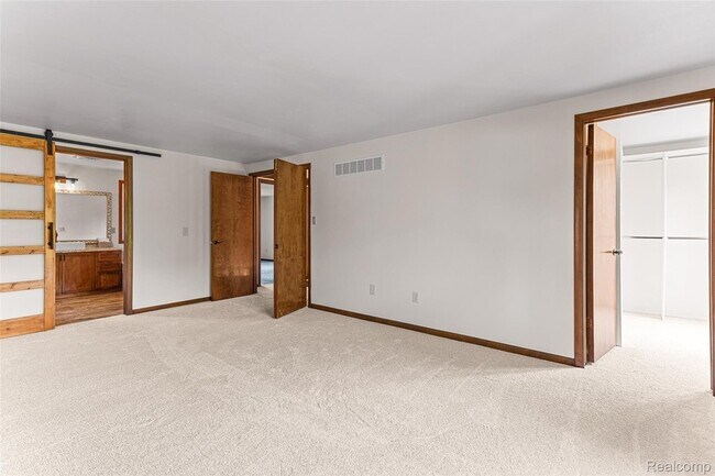 Building Photo - 3312 Palm Aire Ct