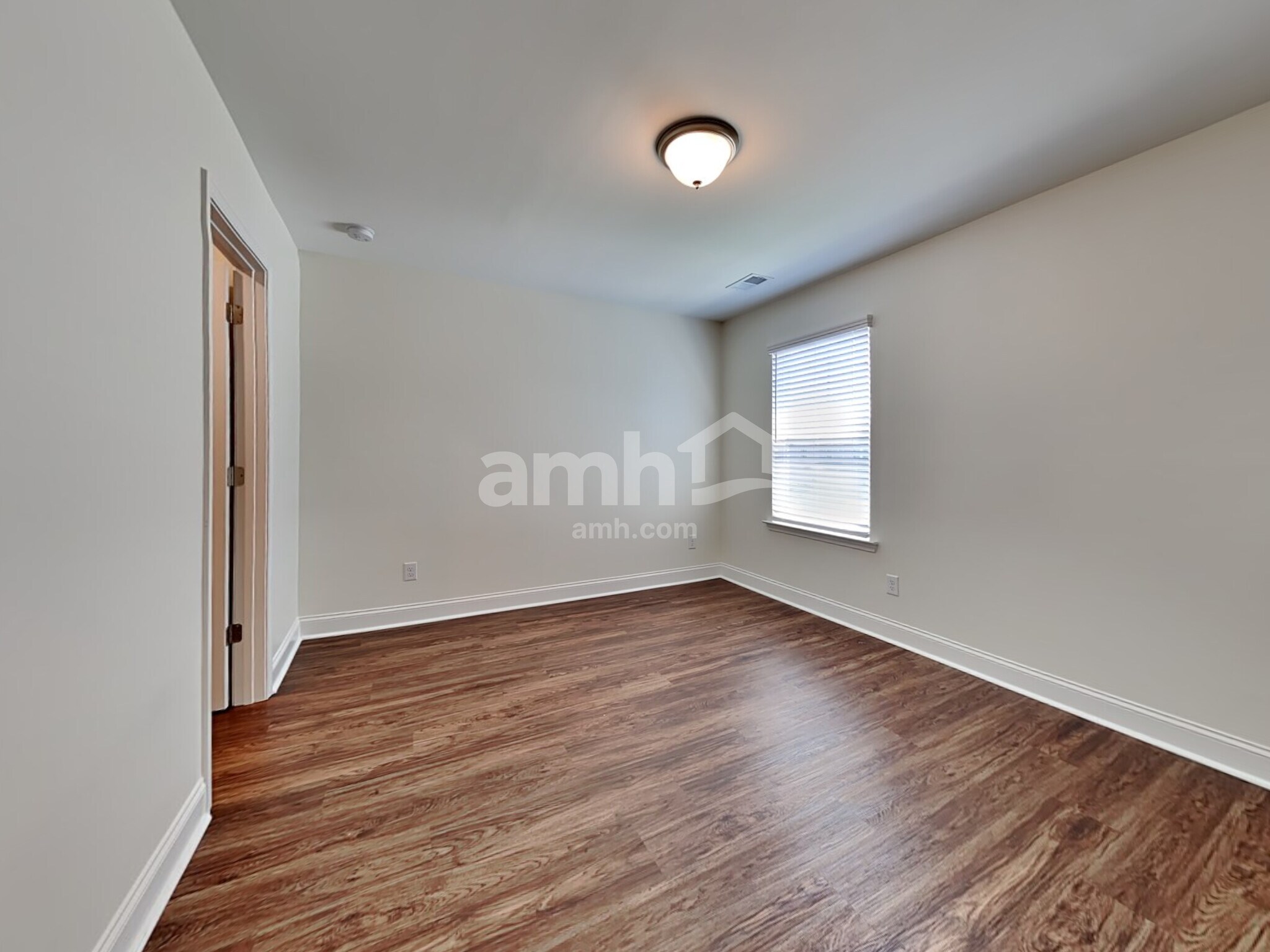 Building Photo - 288 Bering Ln