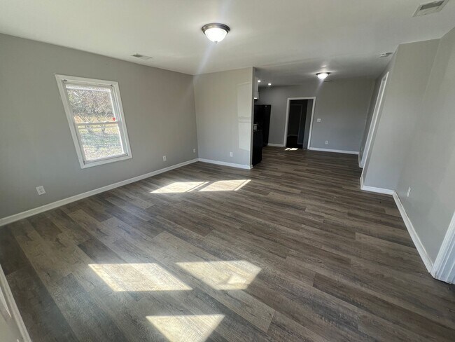 Building Photo - House for rent in Elizabethtown. 3 bed and 1 bath. Newly renovated!