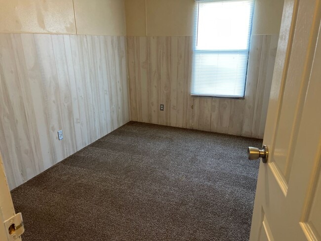 Building Photo - In the KEYS ... Open Floor plan 3 bedroom ...