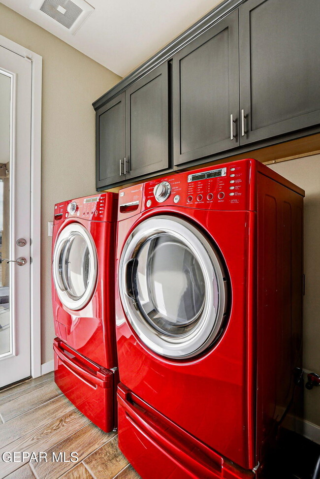 Building Photo - 2020 Tim Foster St