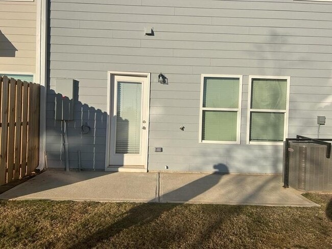 Building Photo - 11644 Mendenhall Ct