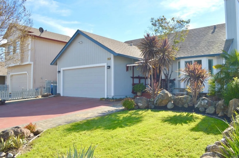 Primary Photo - 1895 Commons Ct