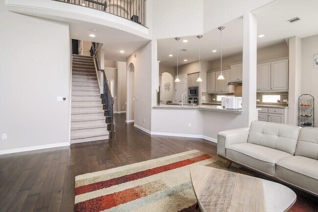 Building Photo - 121 Alondra Way