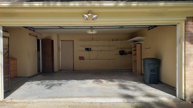 Building Photo - 5435 Mossy Timbers Dr