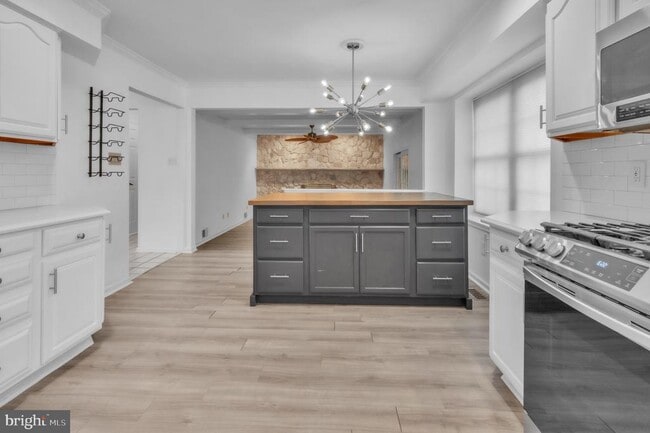 Building Photo - 5 Greenleigh Cir