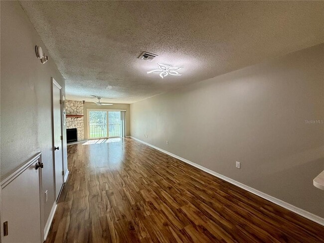 Building Photo - 1600 Woodland Dr