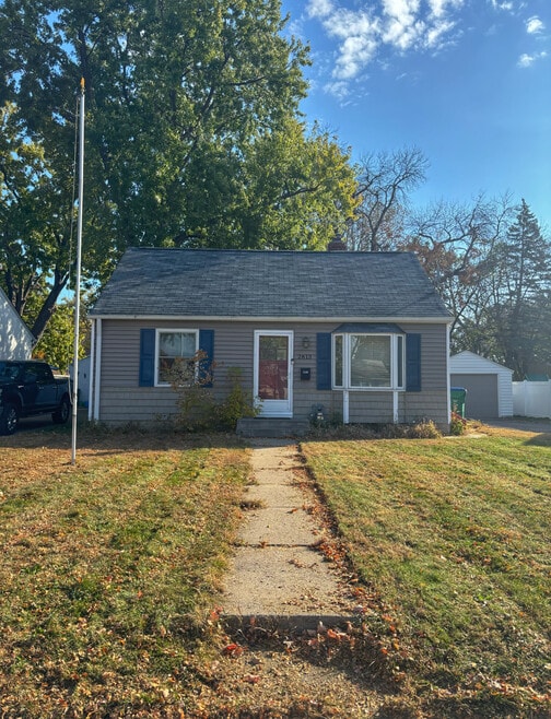 Building Photo - 2813 Pennsylvania Ave S