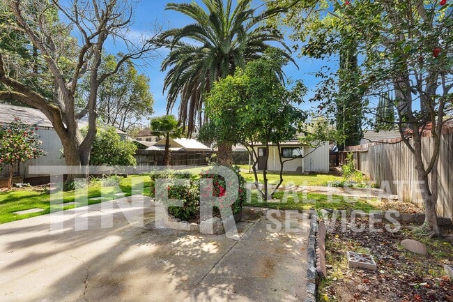 Building Photo - 4456 G St