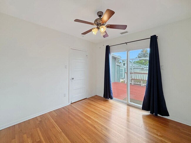 Building Photo - Stunning 3BD/1.5BA Home in North Park W/ W...