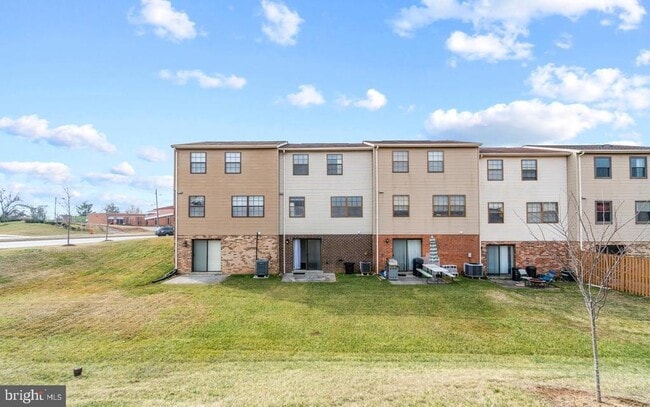 Building Photo - 21 Holland Hill Ct