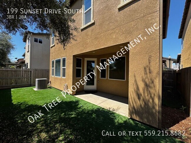 Building Photo - 199 Sunset Drive S