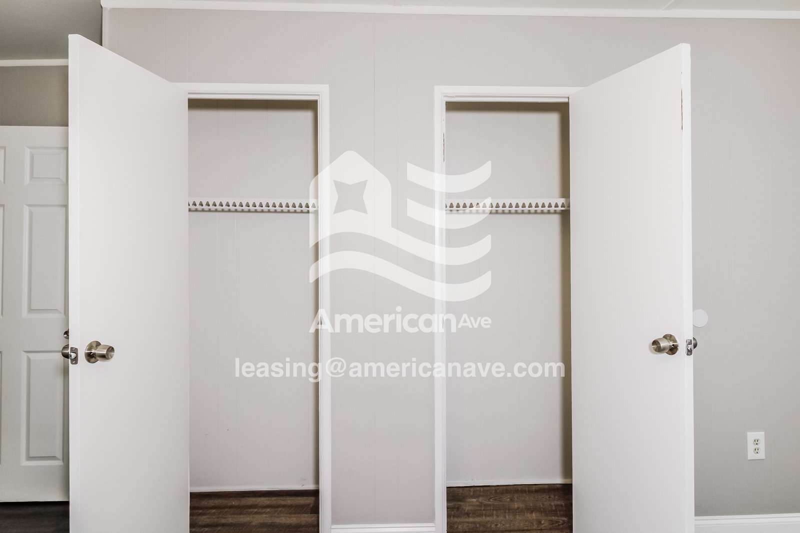 Building Photo - 2945 Eastway Dr