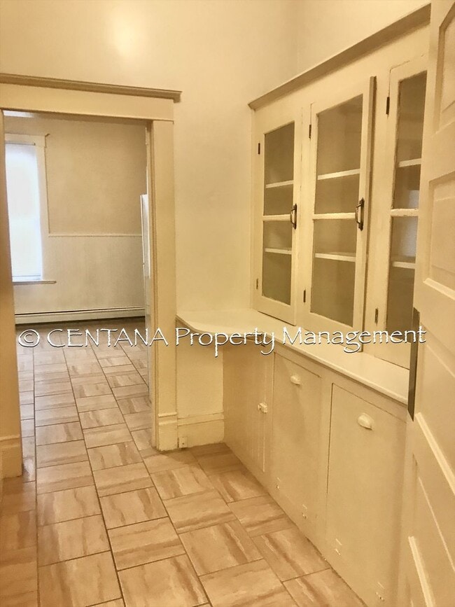 Building Photo - 728 W Granite St