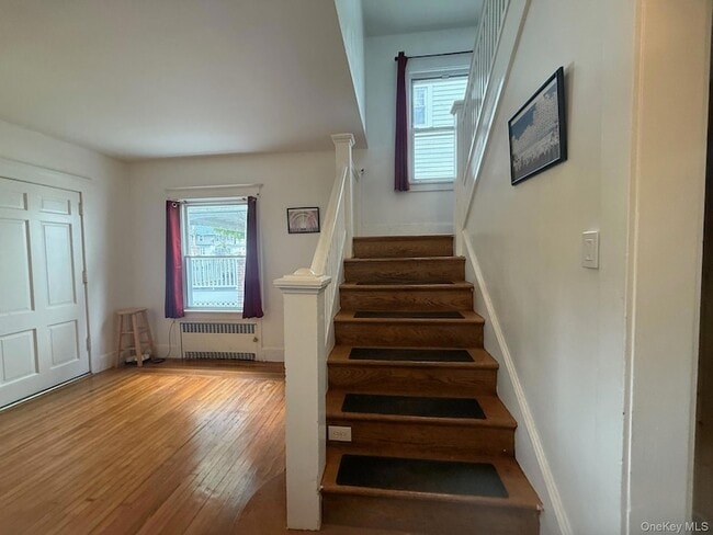 Building Photo - 37 Watkins Ave