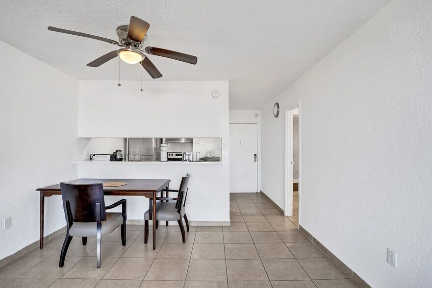 Building Photo - 777 NW 155th Ln