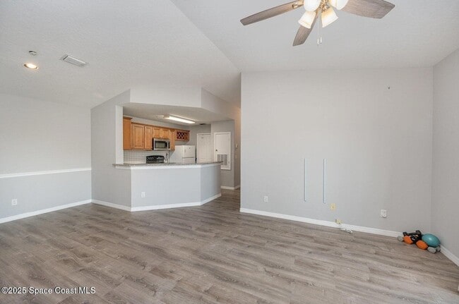 Building Photo - 7667 N Wickham Rd