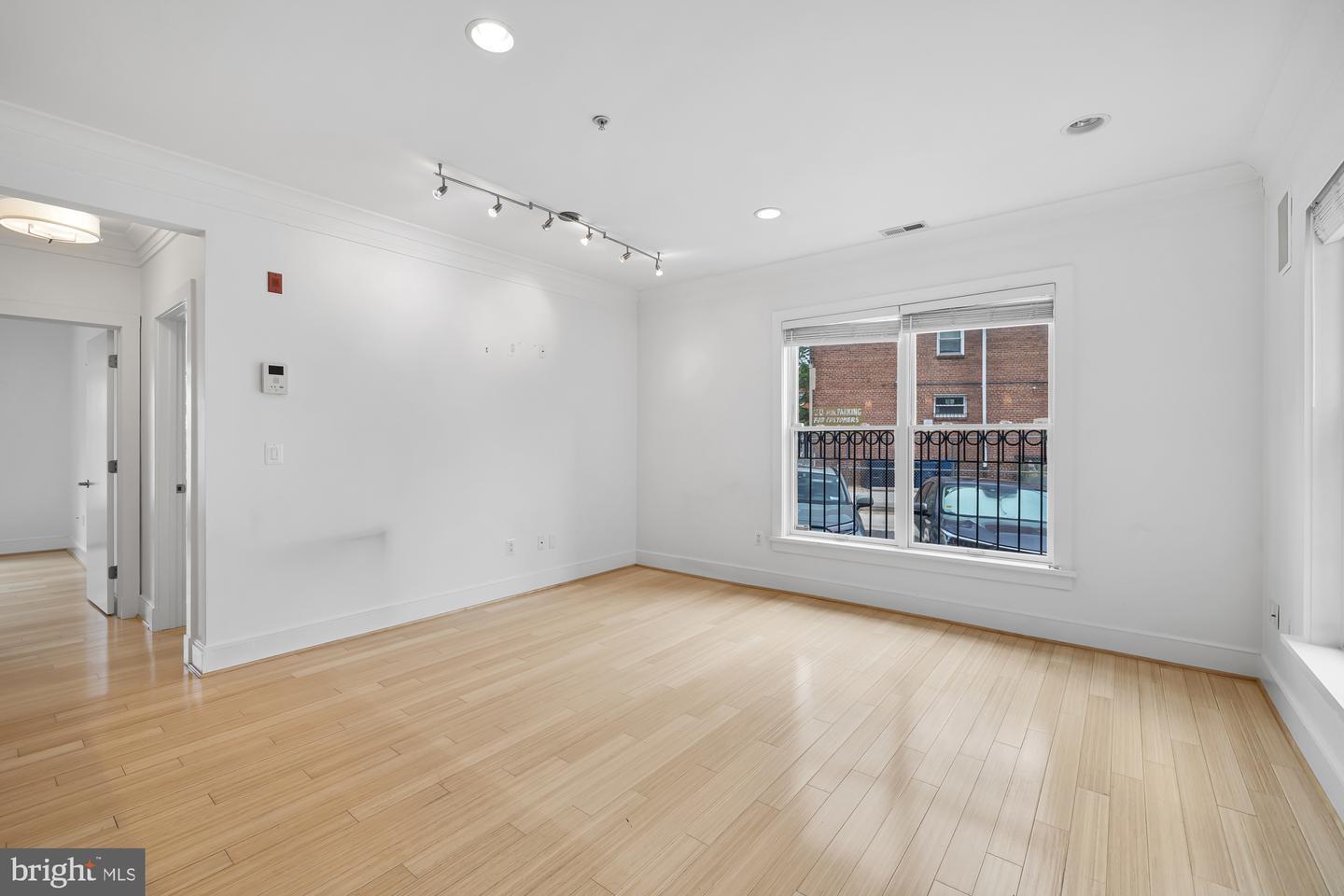 Building Photo - 449 R St NW