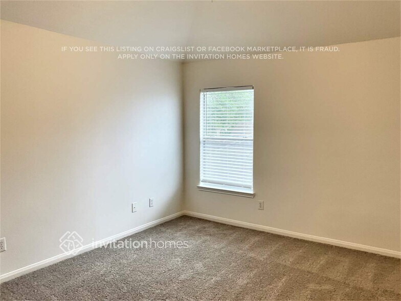 Building Photo - 1120 Sunset Lakes Dr