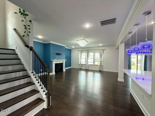 Building Photo - 513 Acerno Dr