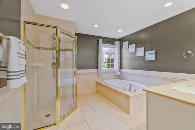 Building Photo - 4638 Luxberry Dr