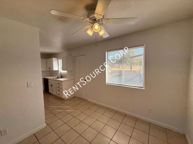 Building Photo - 4318 Ave L 2
