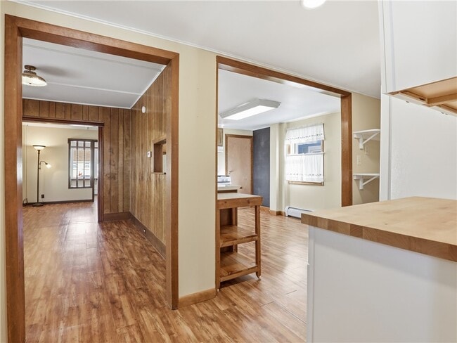 Building Photo - 813 N Elmer Ave