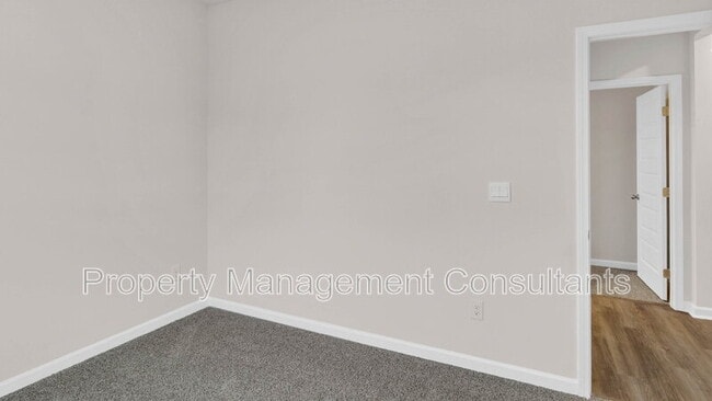 Building Photo - 319 Murphy Ln