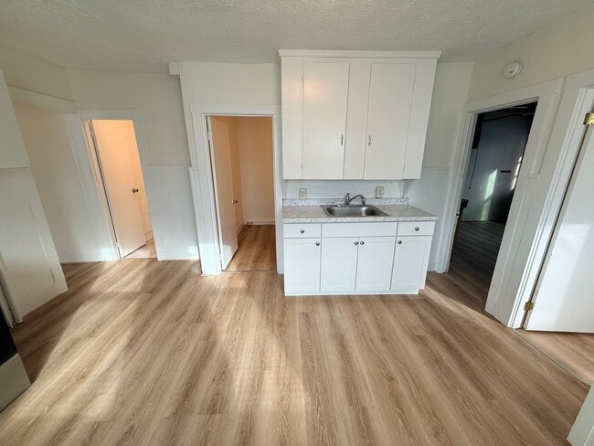 Building Photo - 35 Wentworth St